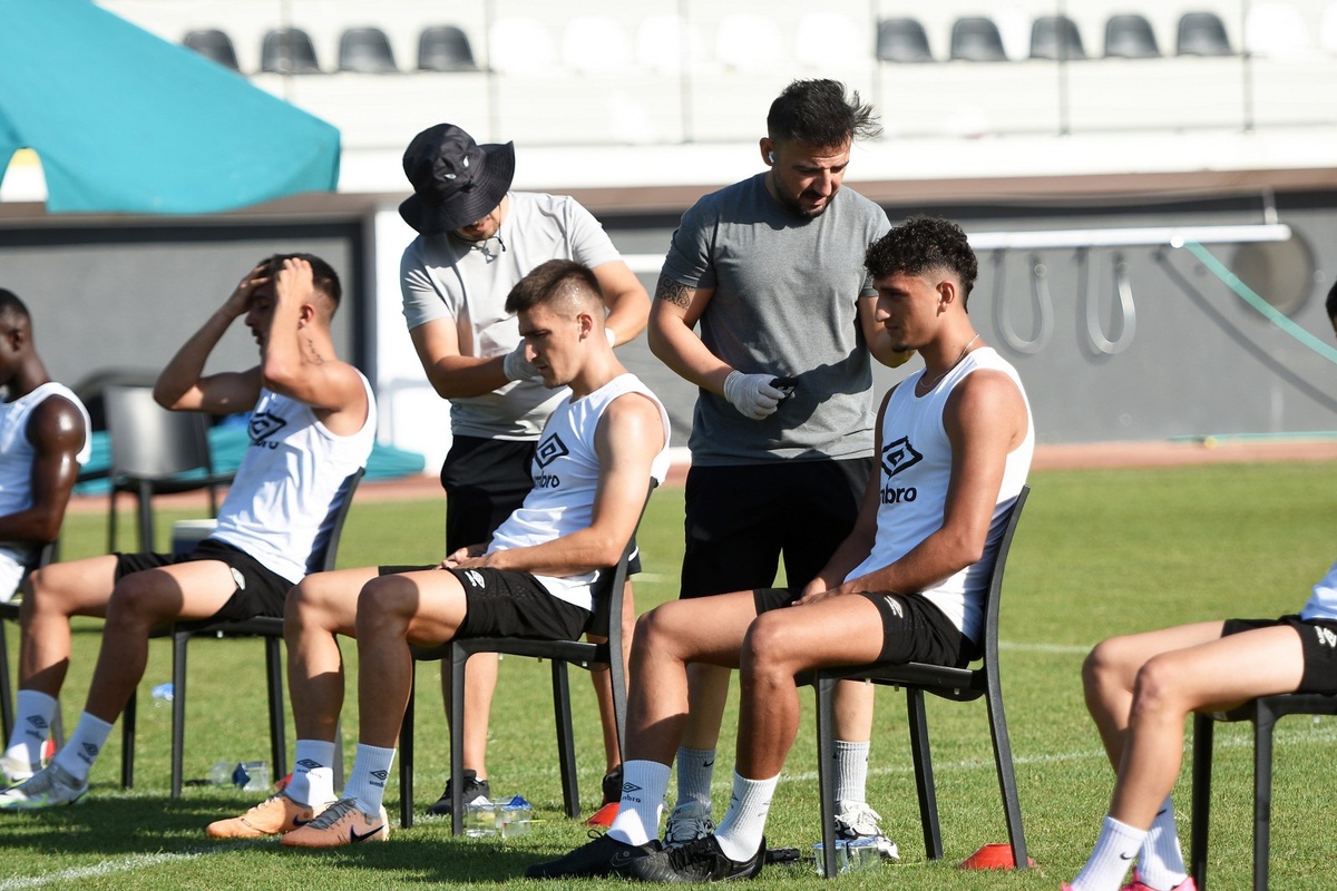 Manisa FK, yeni sezon öncesi ayrılan futbolcularını açıkladı