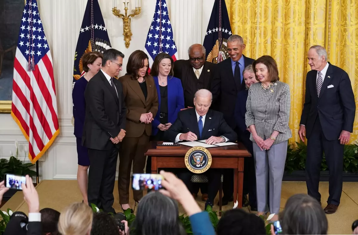 Obama, Biden\'ın tartışmadaki duraklamalarına yanıt verdi