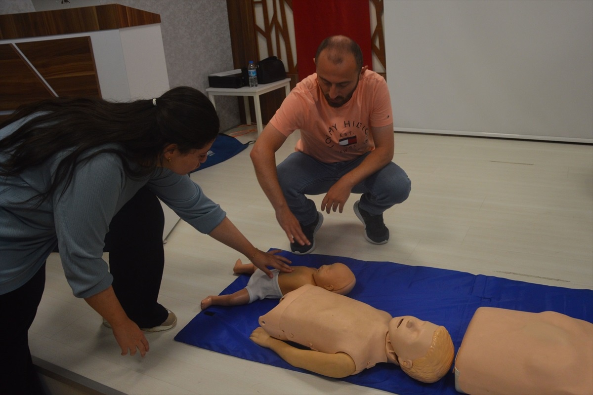 Havza ve Vezirköprü Gençlik ve Spor Müdürlüğü Personeline İlk Yardım Eğitimi Verildi