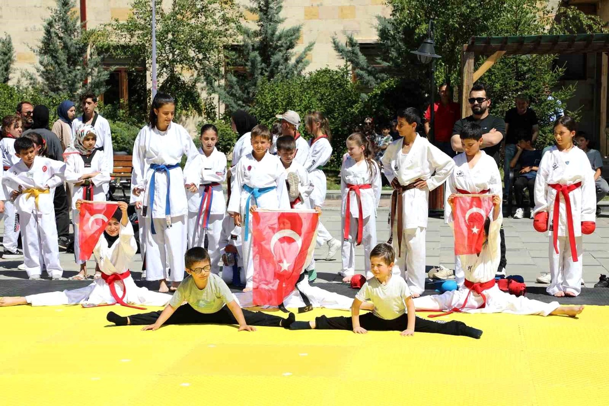 Bayburt Gençlik ve Spor İl Müdürlüğü Yaz Spor Okulları Açılış Töreni