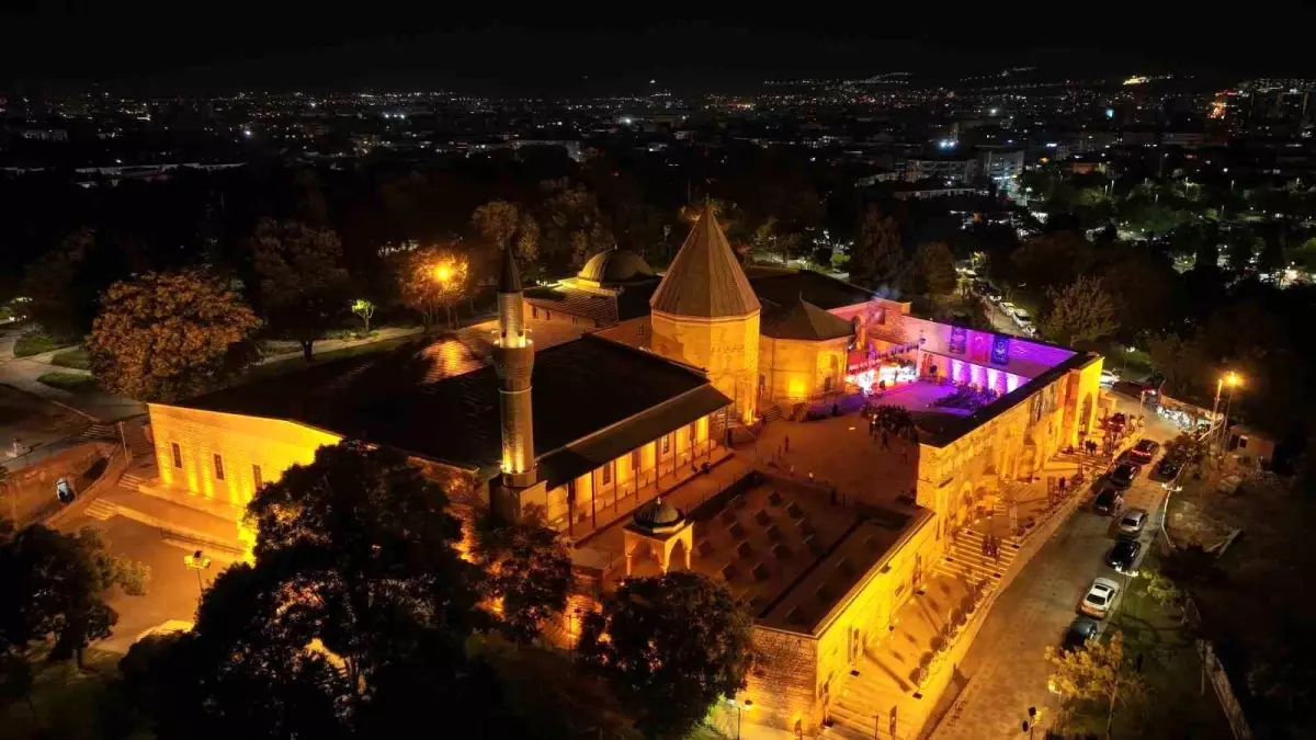 Konya\'nın Türkiye Selçuklu Devleti\'ne başşehir oluşunun 927. Yılı kutlandı