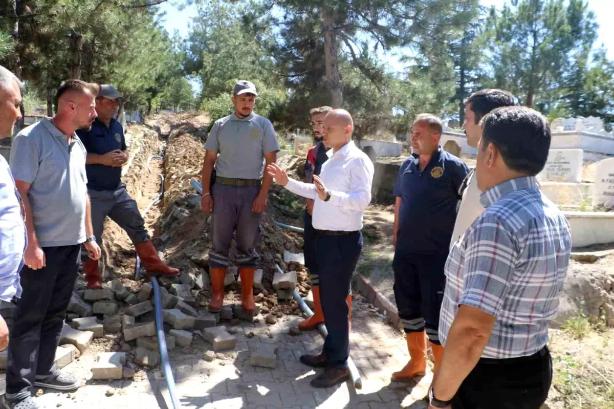 Kırıkkale Belediyesi Yuva Mezarlığı\'ndaki Su Hatlarını Yeniledi