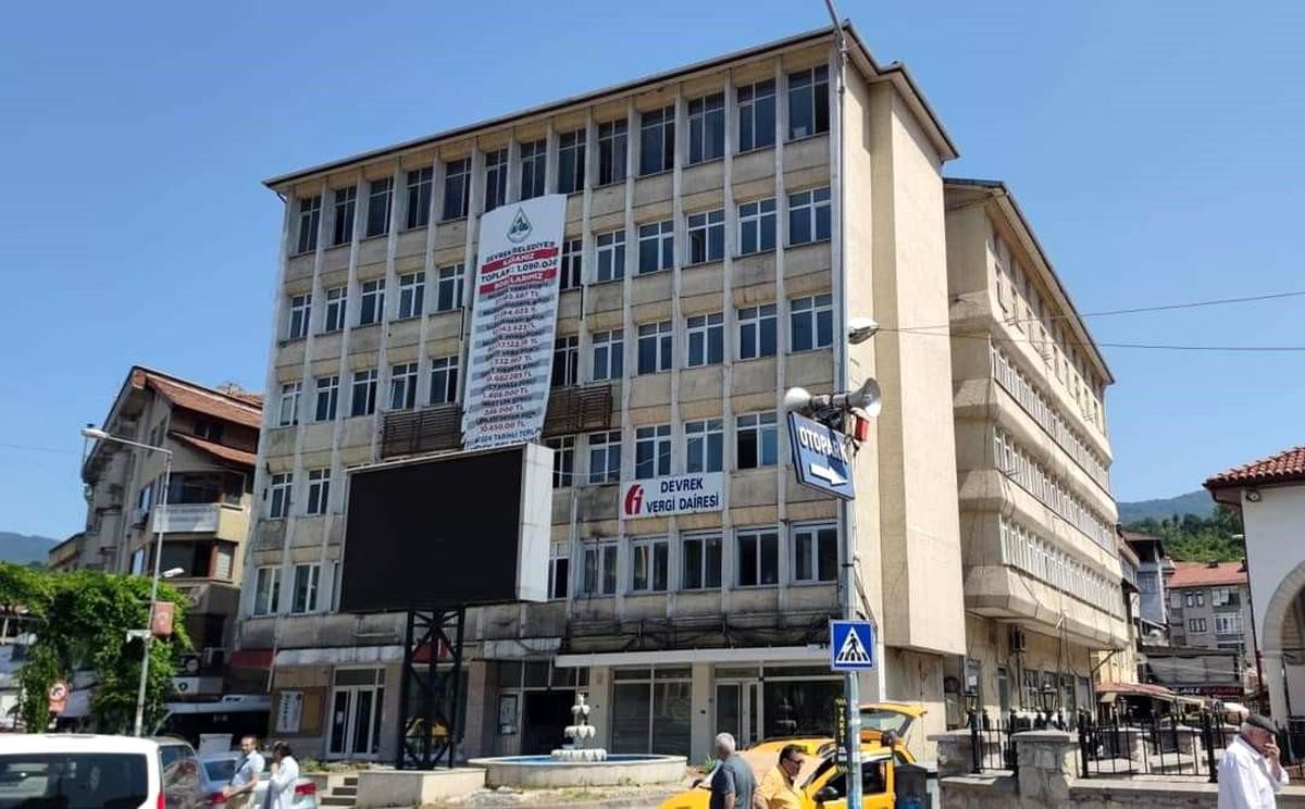 Devrek Belediye Hizmet Binası Yıkım İhalesi Tamamlandı