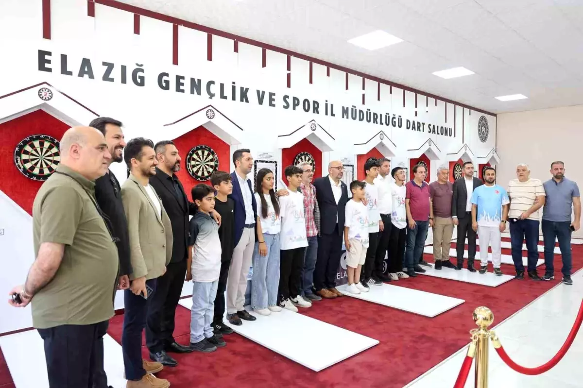 AK Parti Elazığ Milletvekilleri ve Gazeteciler Atatürk Stadyumu Kompleksini Gezdi