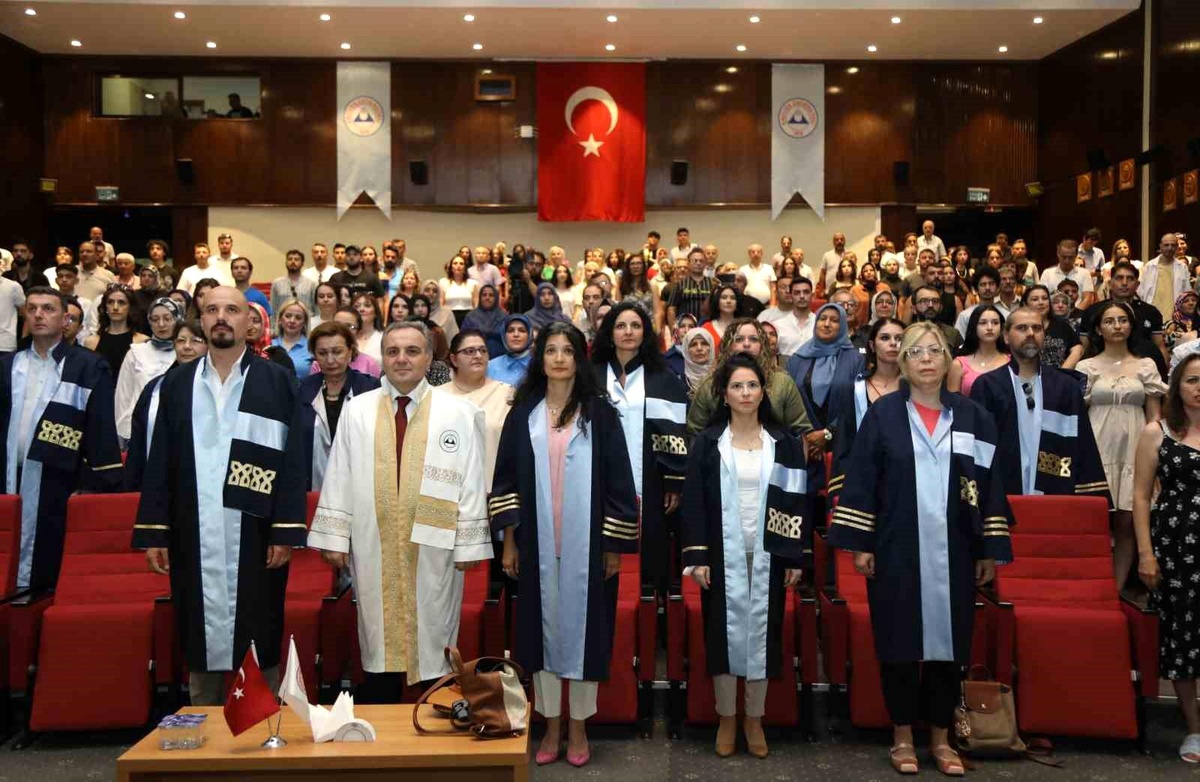 ERÜ Güzel Sanatlar Fakültesi 56 Öğrenci Mezun Etti