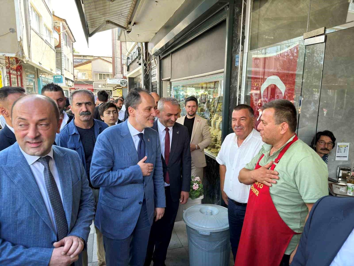 Yeniden Refah Partisi Genel Başkanı Fatih Erbakan, Sakarya\'da İlçe Belediye Başkanlarını Ziyaret Etti