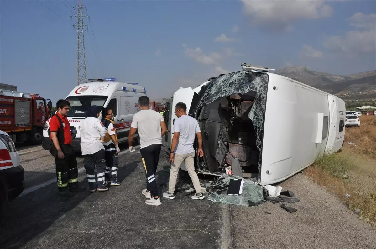 Mersin\'de Nükleer Santral Servis Otobüsü Kazası: 2 Ölü, 35 Yaralı