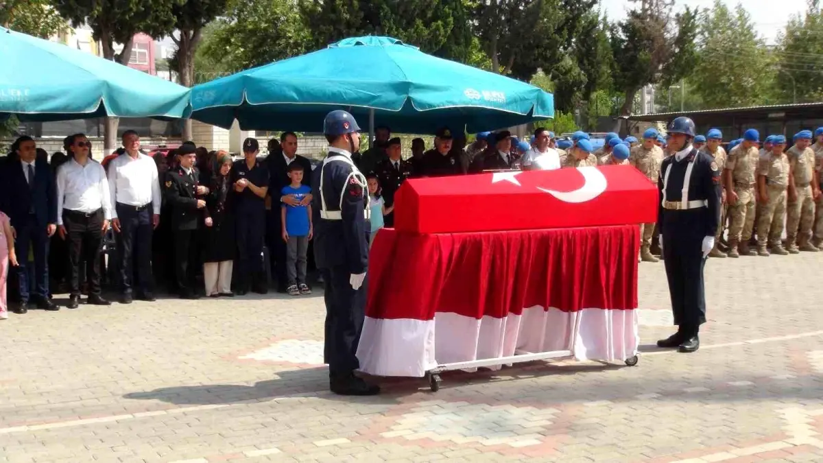 Uzman Çavuş Barış Gülçiçek\'in Cenazesi Bitlis\'e Uğurlandı