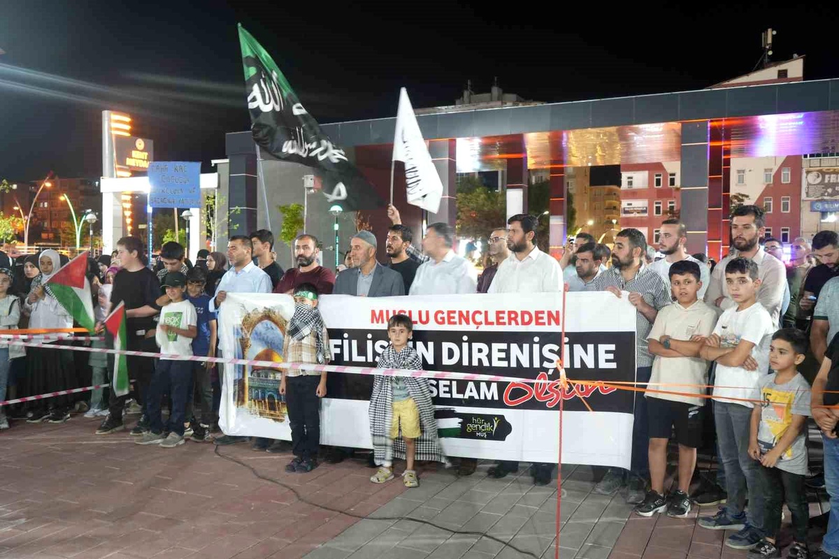 Muş\'ta Peygamber Sevdalıları Platformu Gazze\'ye Destek İçin Bir Araya Geldi