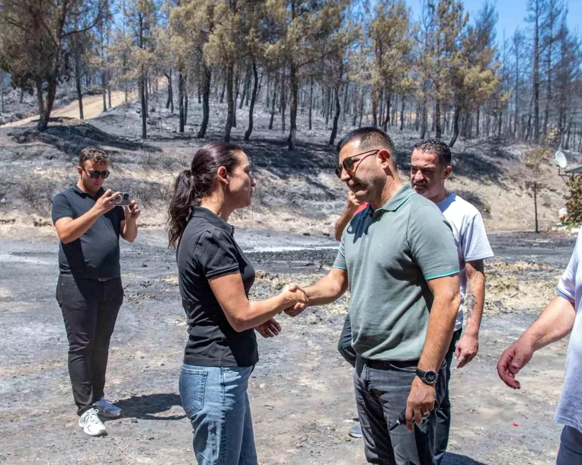 Kuşadası Belediye Başkanı ve CHP Milletvekili yangın bölgesinde inceleme yaptı