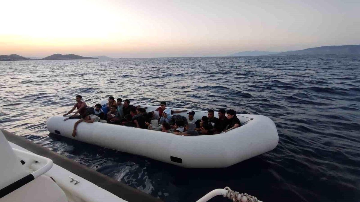 Muğla\'da 14\'ü çocuk 31 düzensiz göçmen kurtarıldı