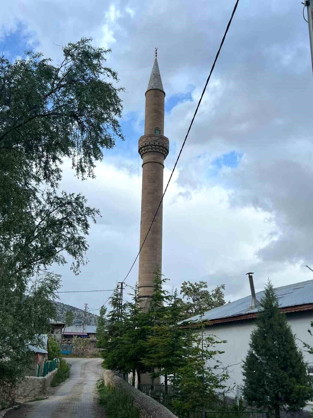 Kayseri Büyükşehir Belediyesi Kırsal Mahalle Camilerine Hizmet Veriyor