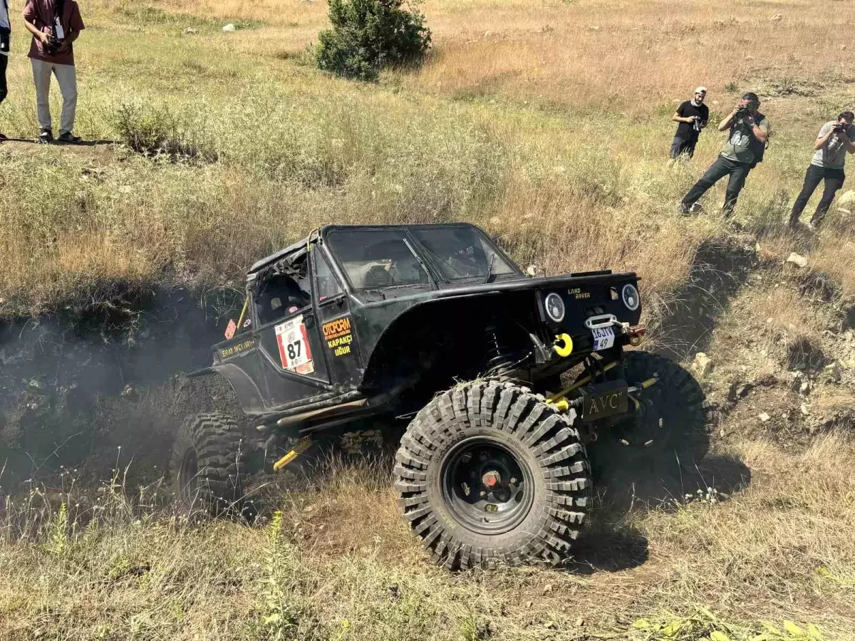 Hakkari\'de düzenlenen Foto Safari ve Doğa Sporları Festivali büyük ilgi gördü