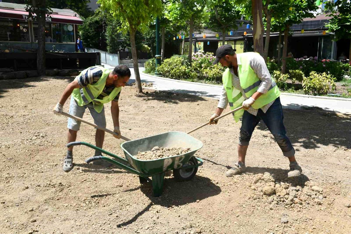 Esenyurt Belediyesi Parkları Yenileme Hizmeti Başlattı