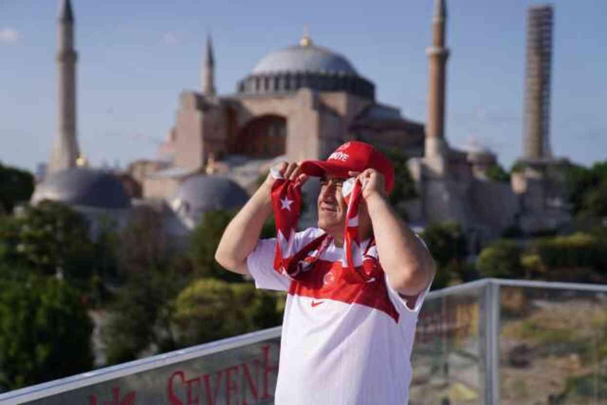 Hakkarili sanatçı, A Milli Takım için Kürtçe marş yaptı