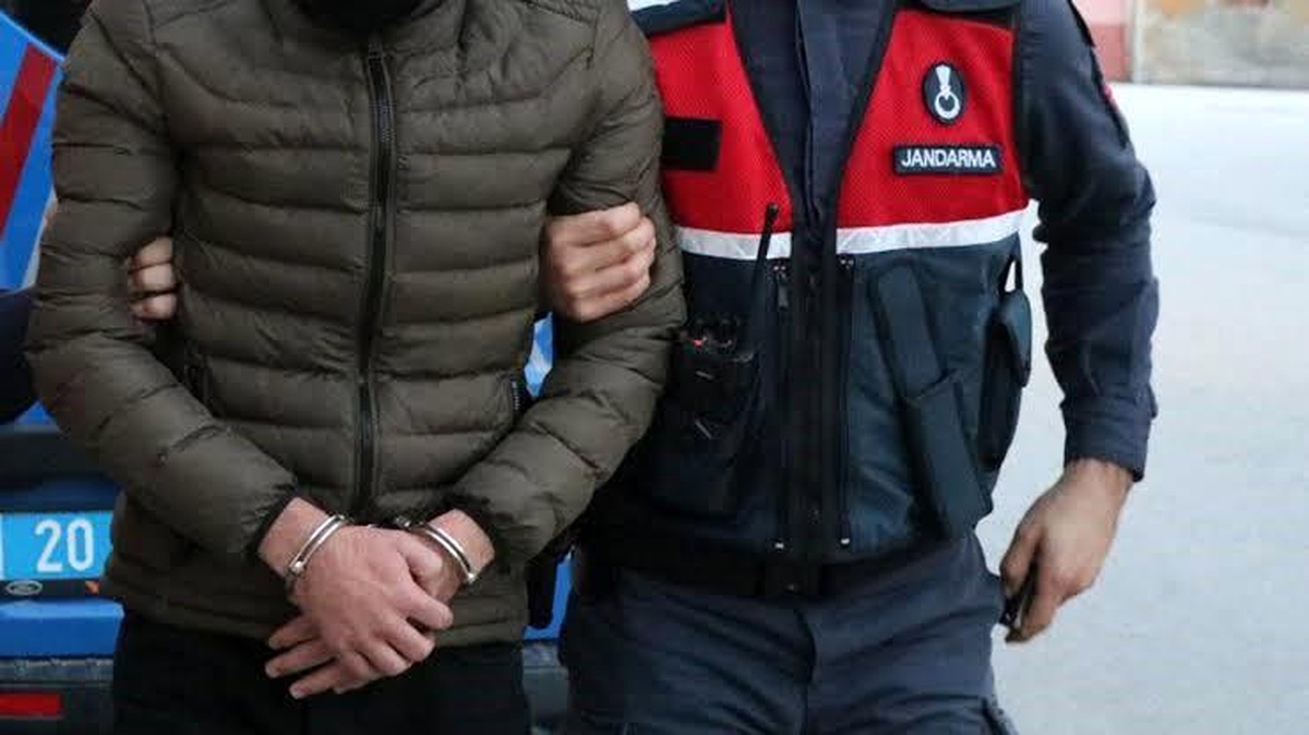 Kars\'ta Kırmızı Bültenle Aranan Azerbaycanlı Şahıs Yakalandı