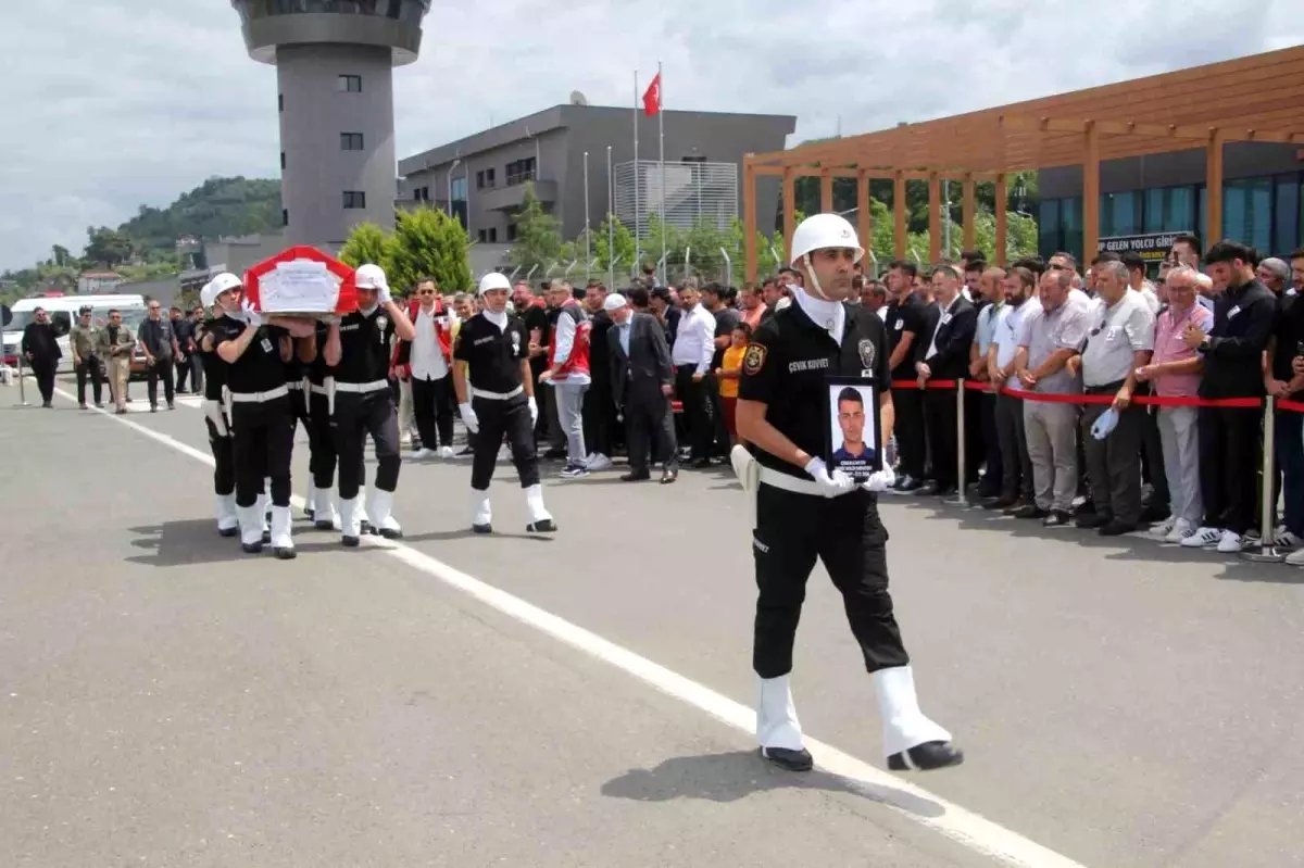 Kocaeli\'de şehit olan polis memuru Cemalcan Ev\'in cenazesi Ordu\'ya getirildi