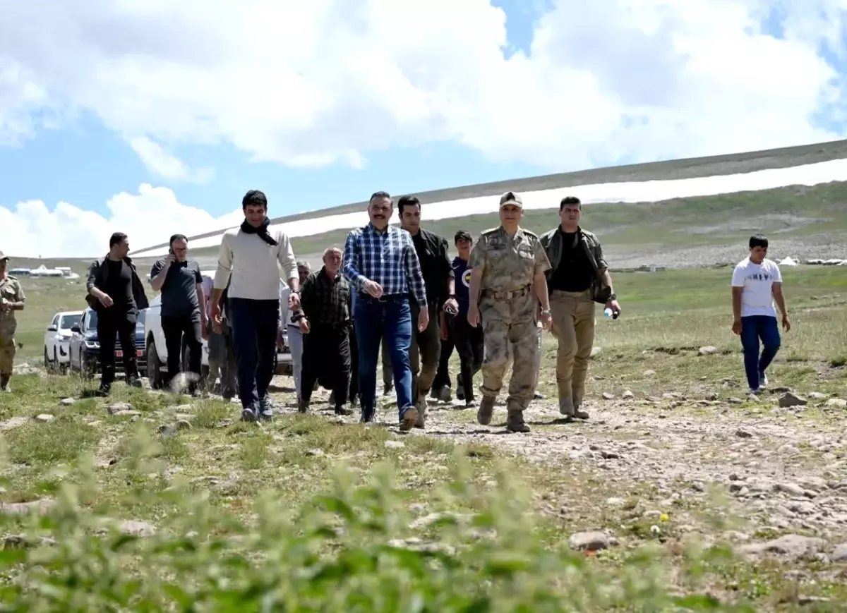 Erzurum Valisi Mustafa Çiftçi Dumlu Baba Suyu\'nun kaynağı bölgede incelemelerde bulundu