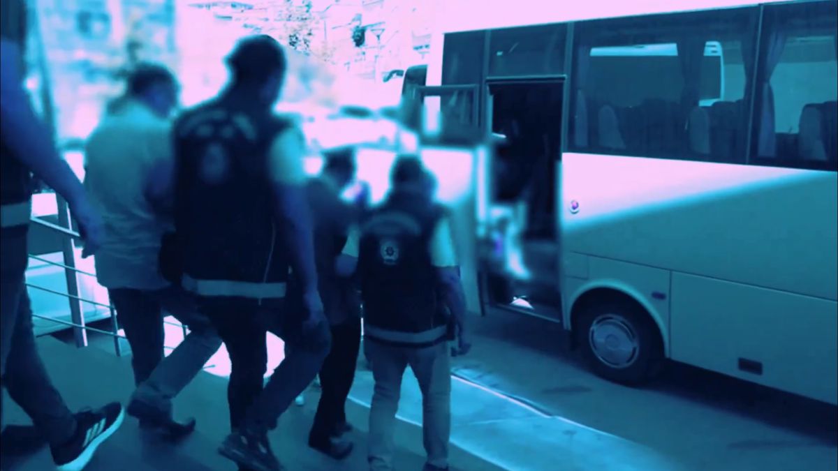 İçişleri Bakanı: \'Kalkan-25\' Operasyonlarında 149 Göçmen Kaçakçılığı Organizatörü Yakalandı