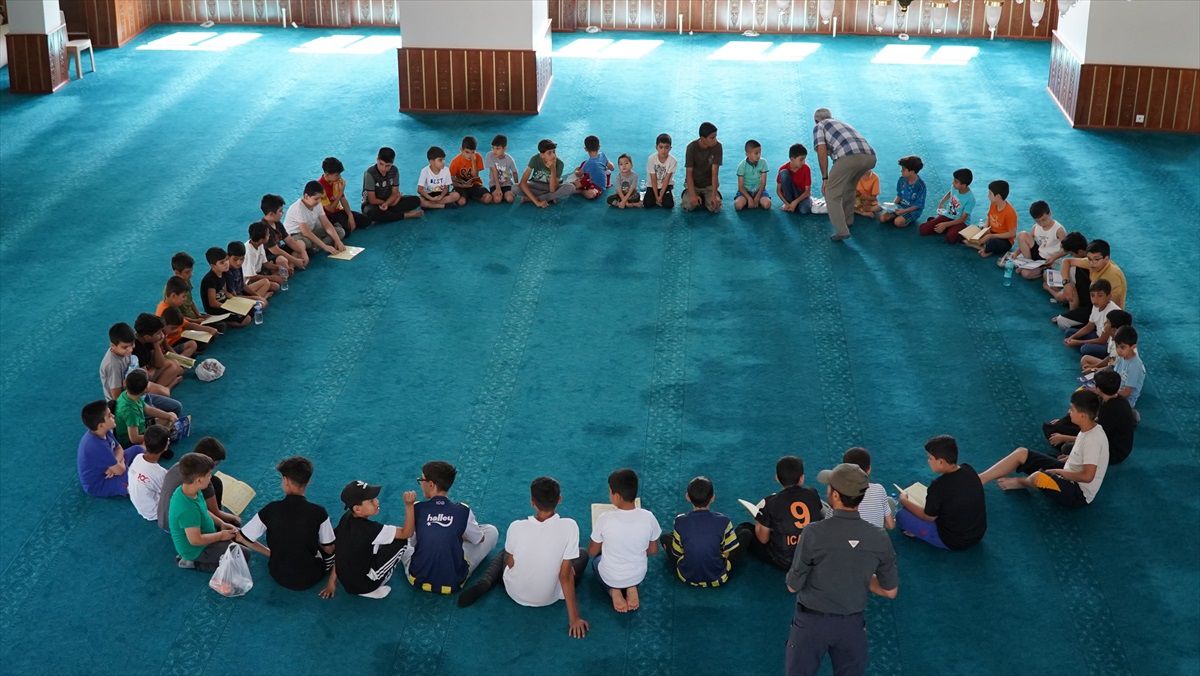 Diyanet İşleri Başkanlığı Yaz Kur\'an Kursları Başladı