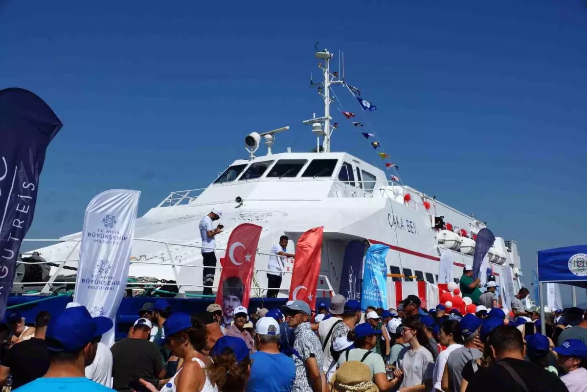 CHP Lideri Özgür Özel, Aydın ve Muğla arasındaki deniz otobüsü seferlerini başlattı