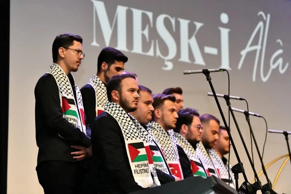 Meşk-i Ala Tasavvuf Musikisi Topluluğu Yunus Emre\'yi Anma Programı\'nda konser verdi