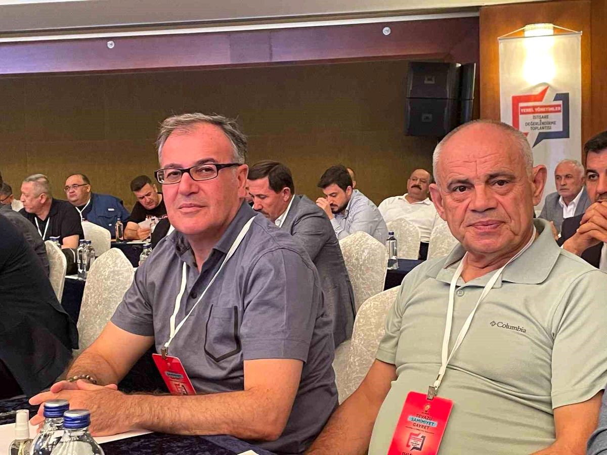 Hacılar Belediye Başkanı Bilal Özdoğan, AK Parti Yerel Yönetimler İstişare ve Değerlendirme Toplantısı\'na katıldı