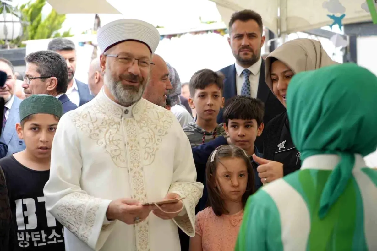 Diyanet İşleri Başkanı: Dünyanın, İslam\'ın ve Kur\'an\'ın merhametine ihtiyacı var