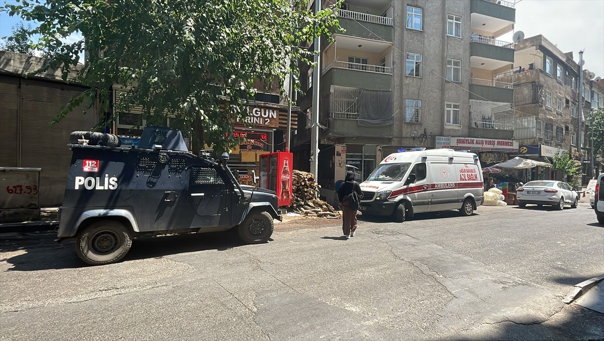 Diyarbakır\'da Komşu Tartışması Silahlı Saldırıyla Sonuçlandı
