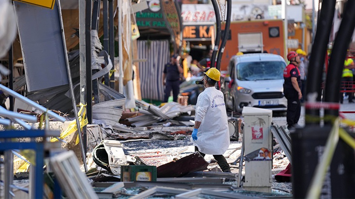 Lokanta 11 aydır ruhsatsızmış! İzmir\'de 5 kişinin öldüğü patlamada 2 kişi tutuklandı