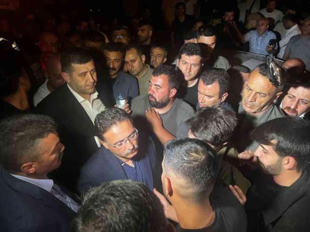 Küçük çocuğa taciz Kayseri'yi yangın yerine çevirdi! Hasar gün ağarınca ortaya çıktı Küçük çocuğa taciz Kayseri'yi yangın yerine çevirdi! Hasar gün ağarınca ortaya çıktı