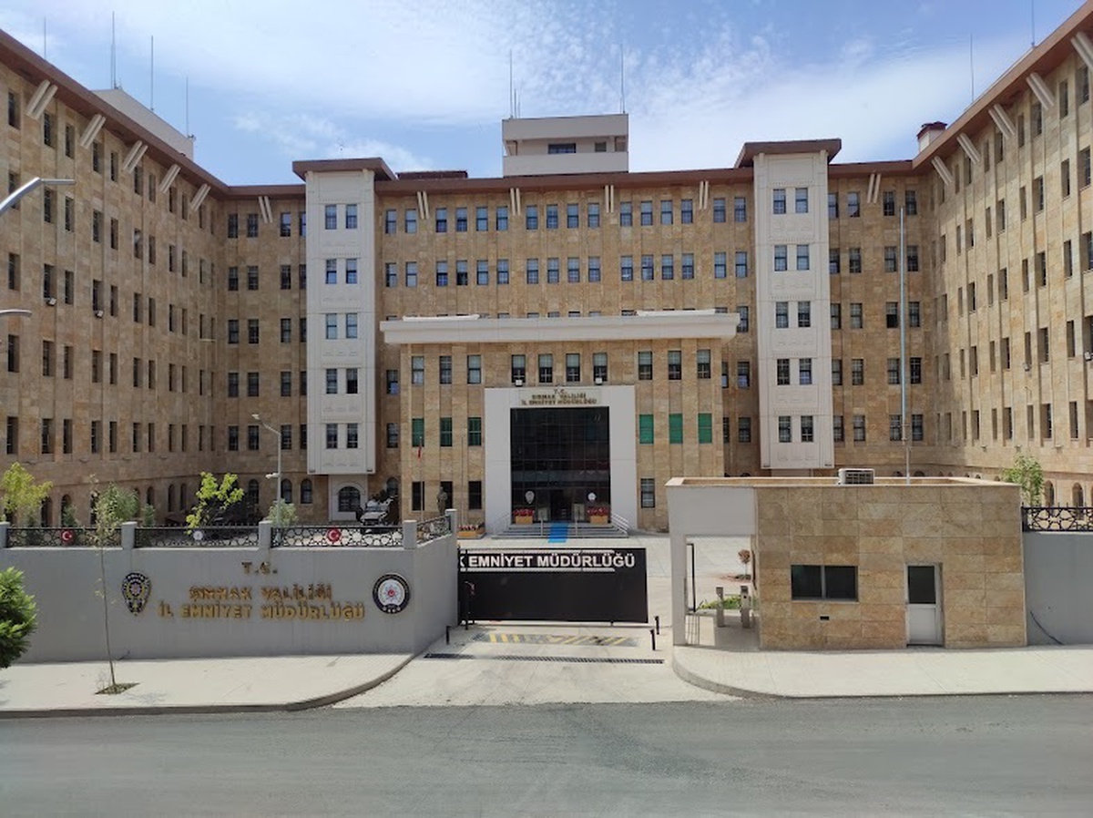 Şırnak\'ta 3 PKK\'lı terörist teslim oldu, 5 FETÖ/PDY şüphelisi gözaltına alındı