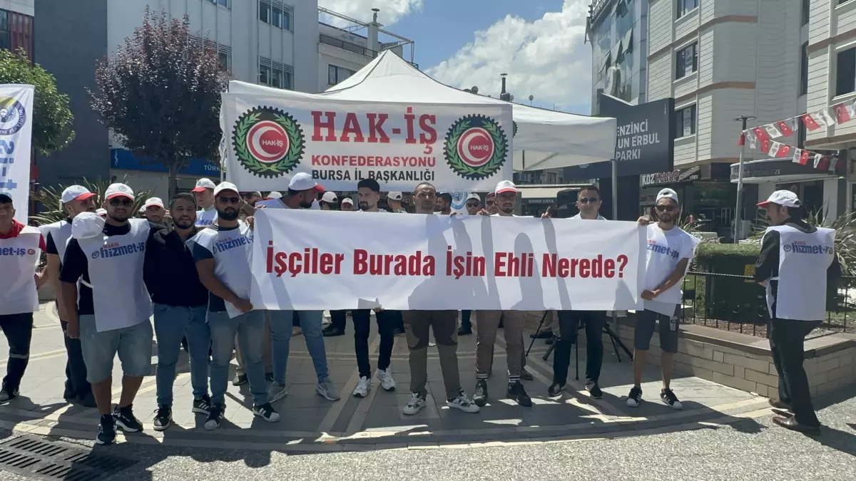 Yalova Belediyesi\'nde İşten Çıkarılan İşçiler Eylem Başlattı