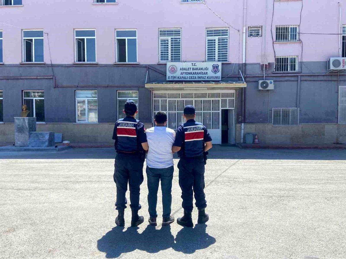 Afyonkarahisar\'da Kredi Kartı Dolandırıcısı Yakalandı