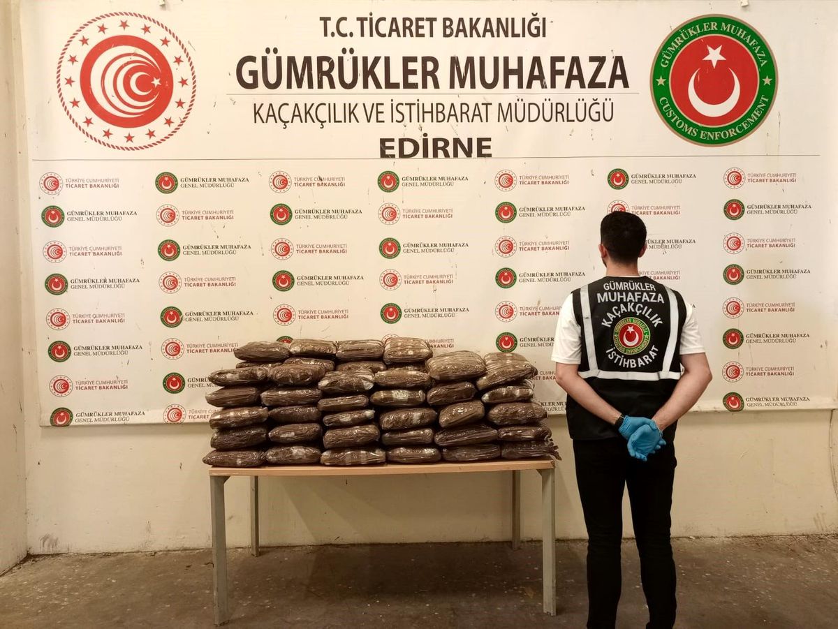 Kapıkule Gümrük Kapısı\'nda 244 Kilogram Esrar Ele Geçirildi