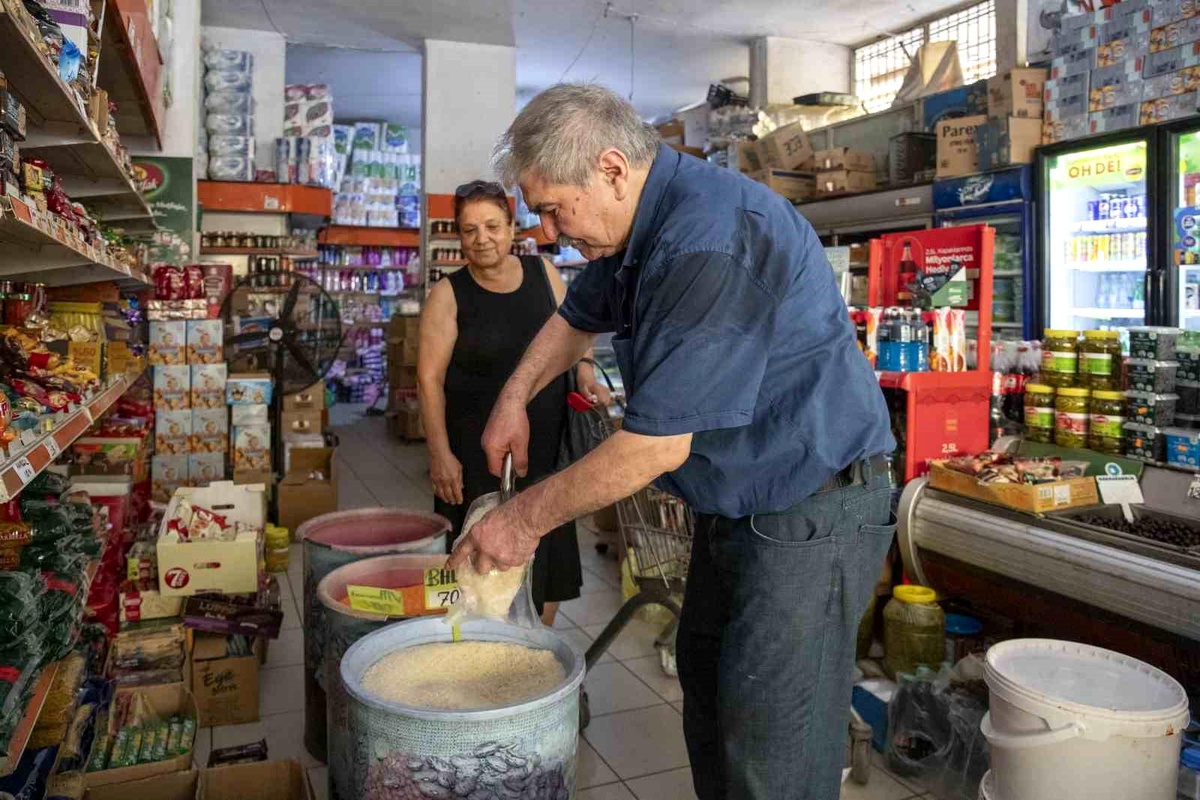 Mersin Büyükşehir Belediyesi\'nin Halk Kart uygulamasından 9 bin aile faydalanıyor