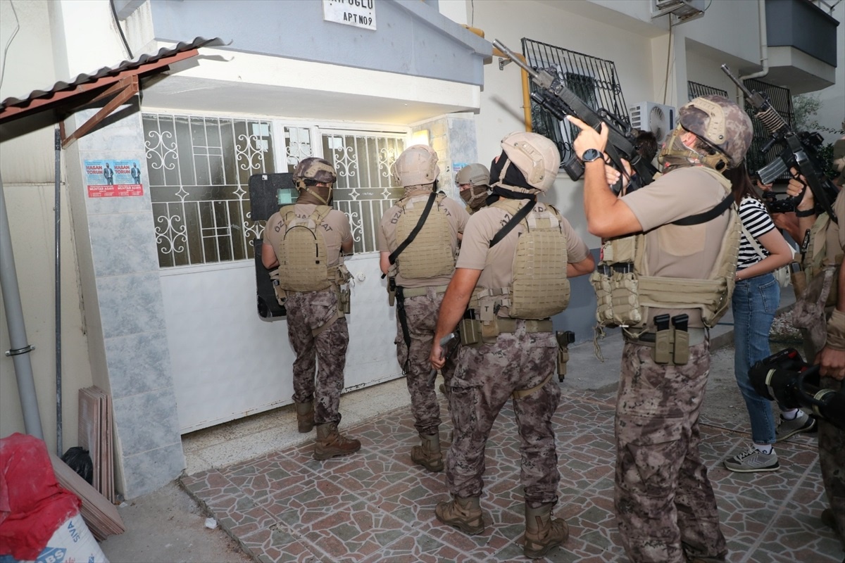 Mersin\'de düzenlenen yasa dışı bahis operasyonunda 51 kişi tutuklandı