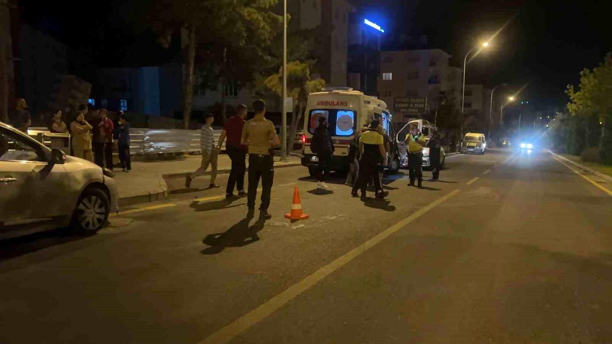 Nevşehir\'de Trafik Kazası: Otomobil Sürücüleri Yaralandı