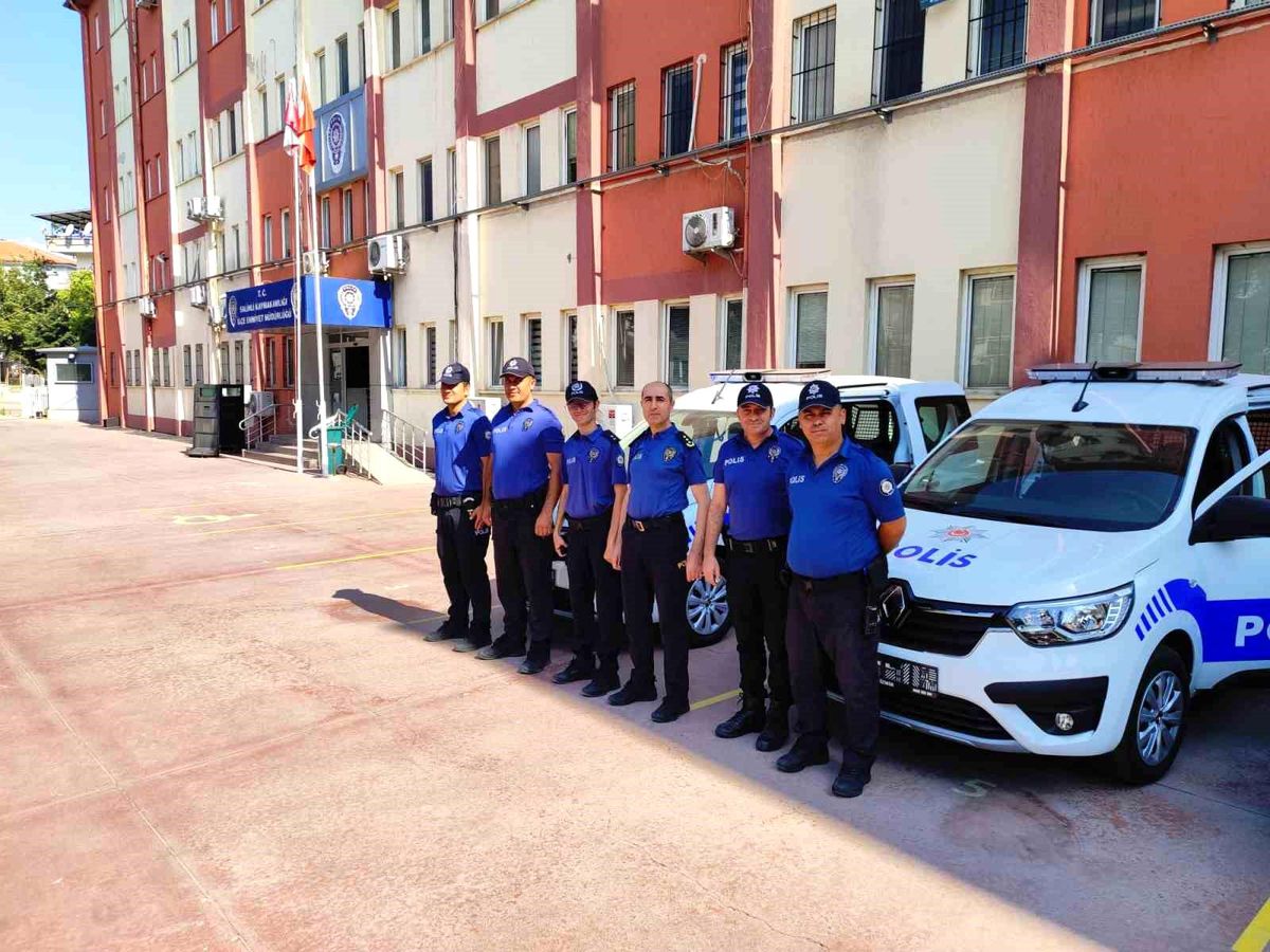 Salihli İlçe Emniyet Müdürlüğü\'ne 3 yeni araç hizmete girdi
