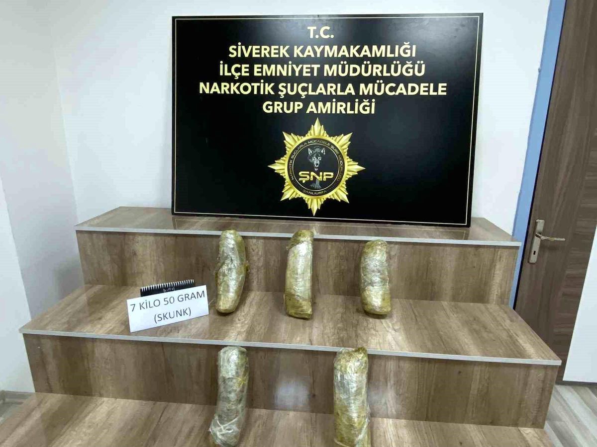 Şanlıurfa\'da 7 Kilo Skunk Uyuşturucu Ele Geçirildi