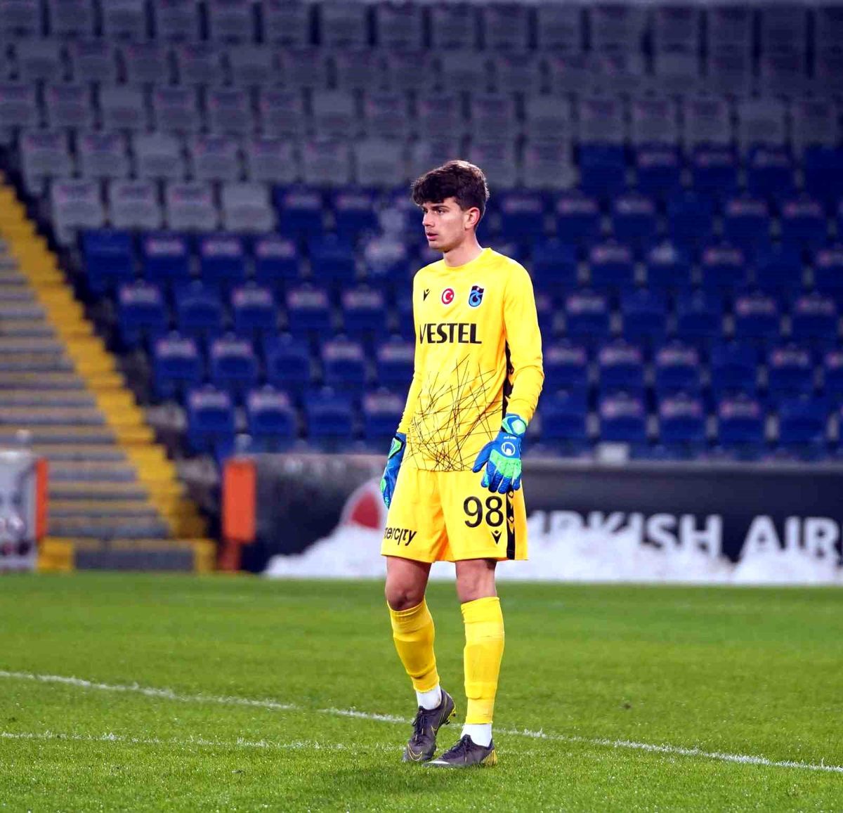 Trabzonspor Genç Kaleci İçin Kiralama Tekliflerini Değerlendiriyor