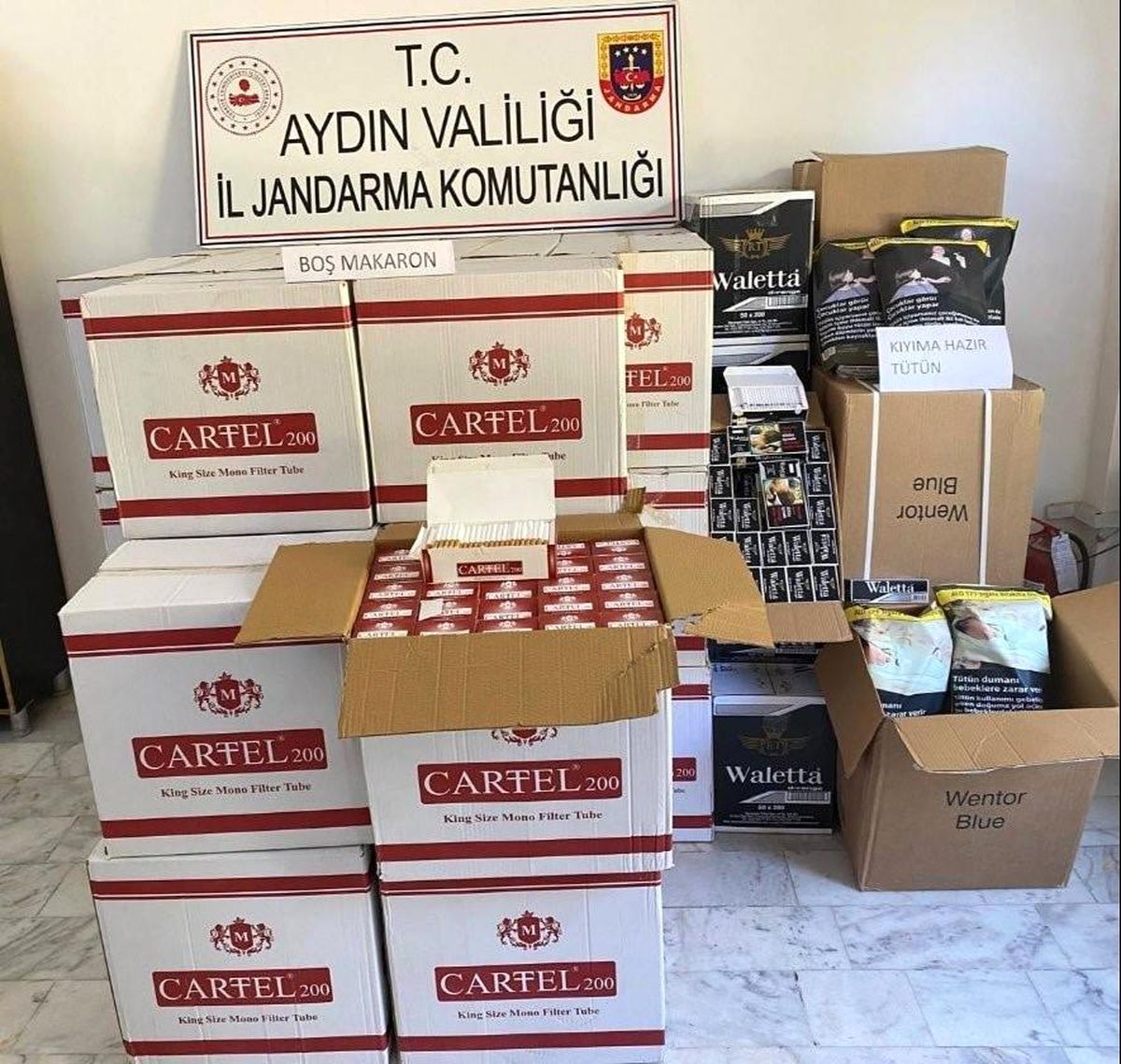 Aydın\'da Kaçak Sigara Operasyonu: 60 Kilogram Tütün ve 360 Bin Boş Makaron Ele Geçirildi