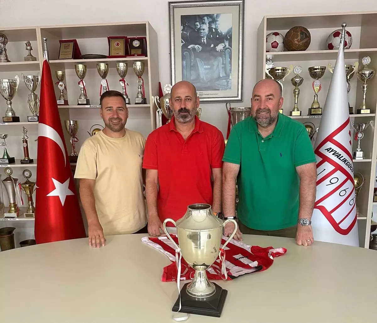 Ayvalıkgücü Belediyespor, Teknik Direktör Mehmet Yıkılmazdağ ile Yola Devam Ediyor