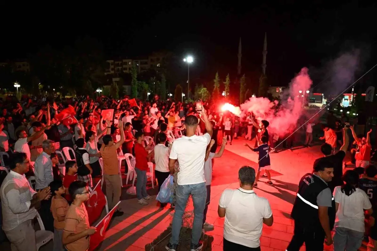 Türkiye Milli Futbol Takımı Avusturya\'yı mağlup ederek Çeyrek Finale yükseldi