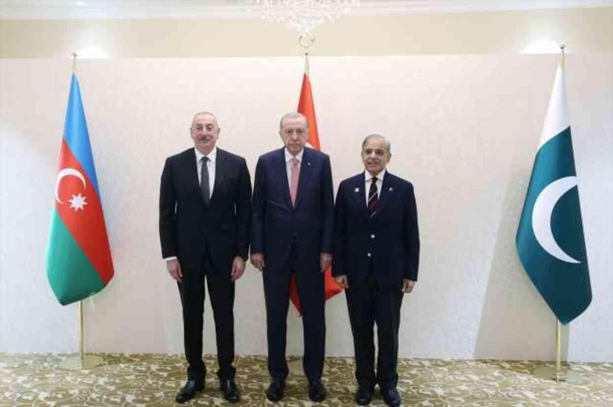 Cumhurbaşkanı Erdoğan, Azerbaycan Cumhurbaşkanı Aliyev ve Pakistan Başbakanı Şerif ile bir araya geldi