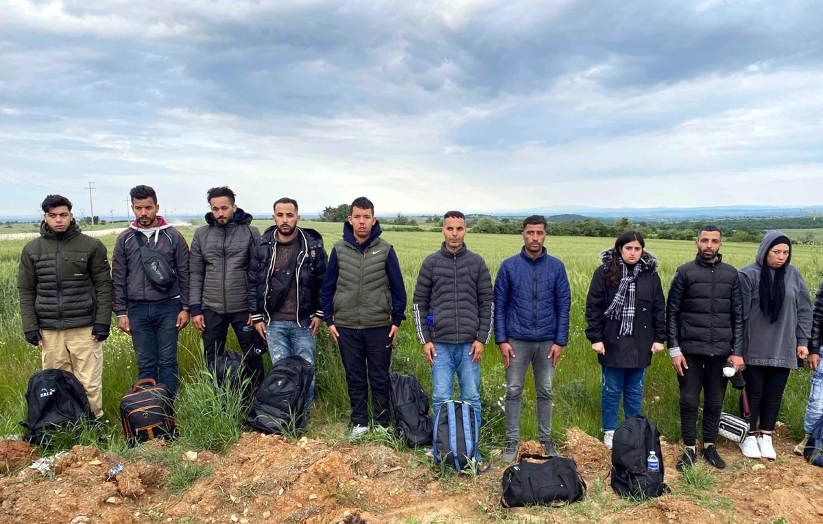 Edirne\'de 282 kaçak göçmen ve 5 organizatör yakalandı