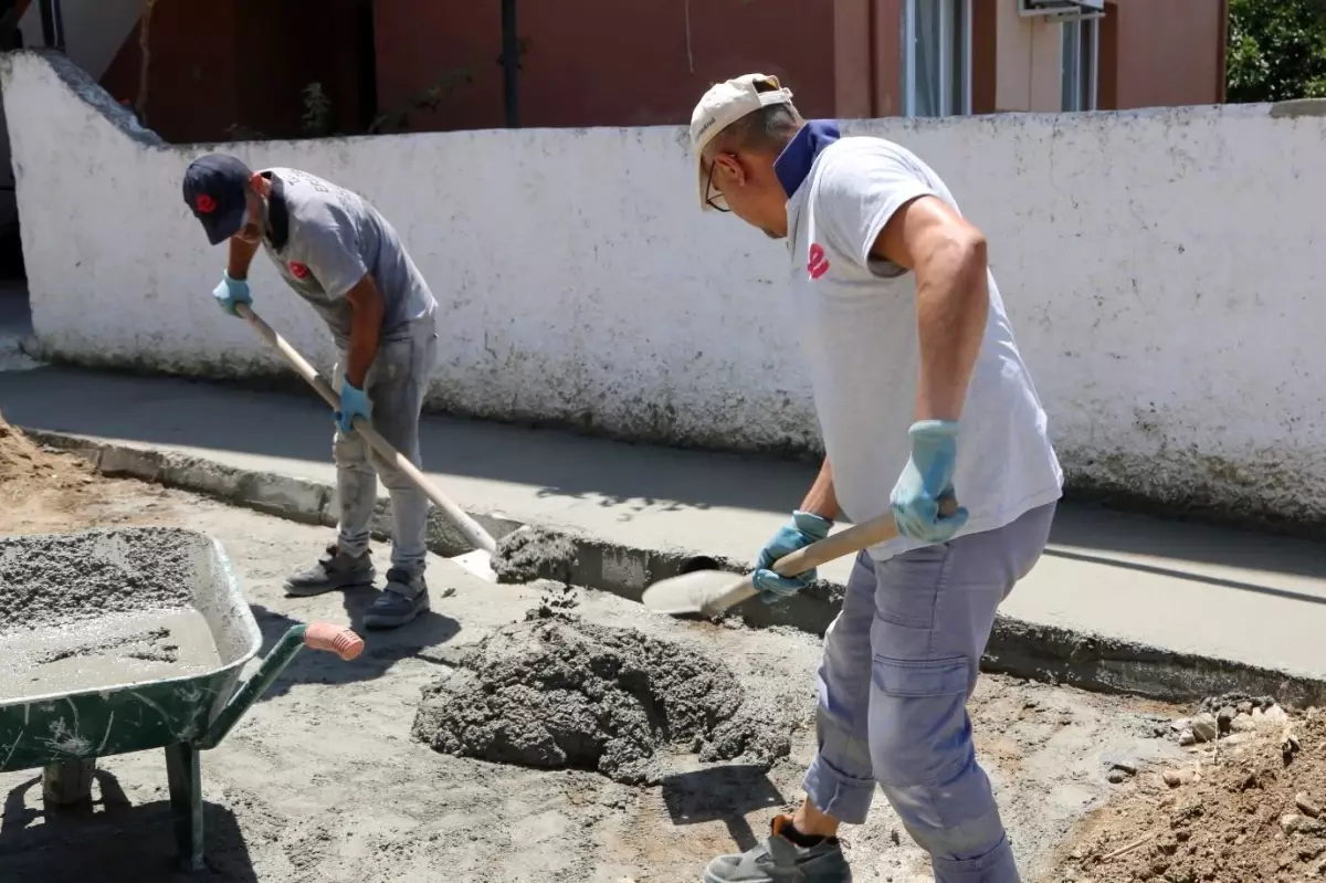 Efeler Belediyesi Mahallelerde Estetik ve Kullanışlı Şehir Alanları Oluşturuyor