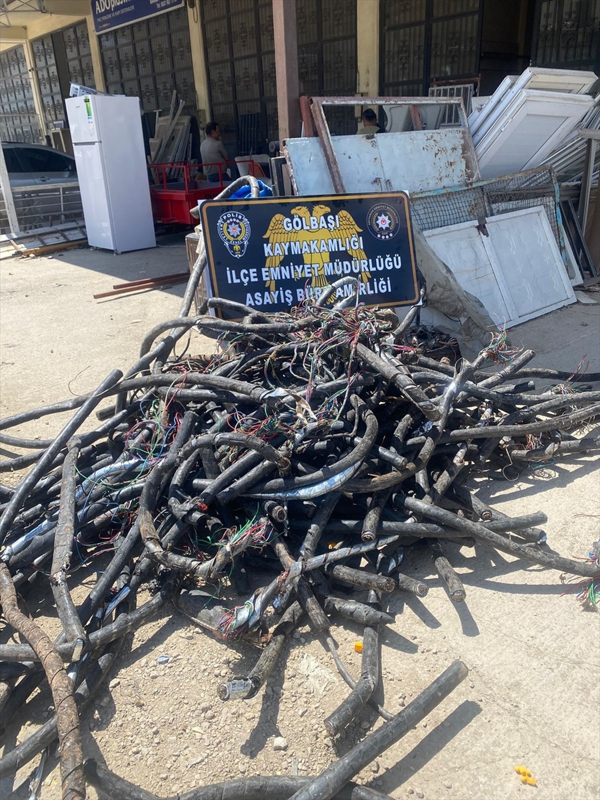 Gölbaşı\'da Kablo Hırsızlığı Şüphelisi Yakalandı