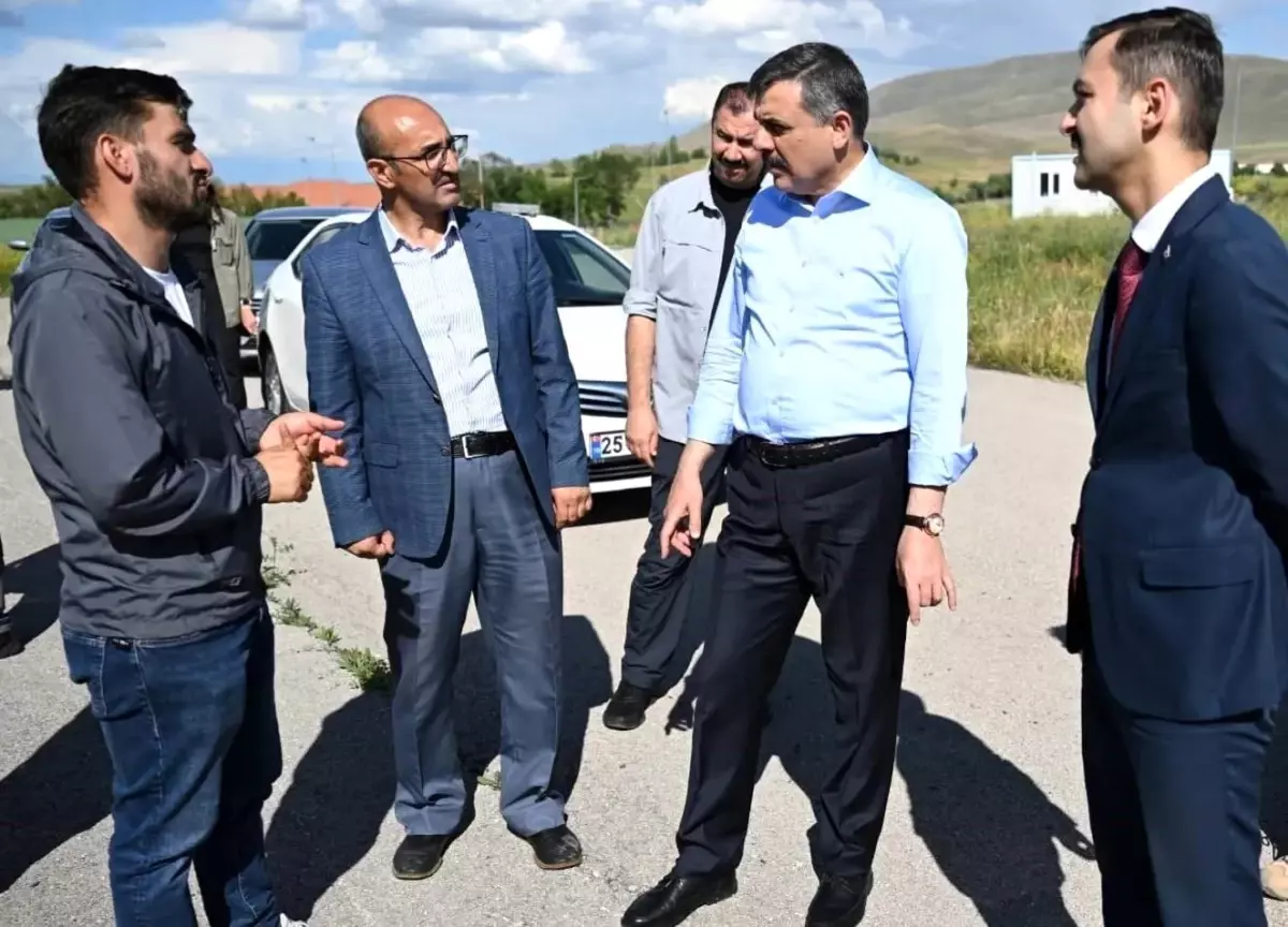 Erzurum Valisi Mustafa Çiftçi, Kandilli Kayak Merkezi\'ni ziyaret etti