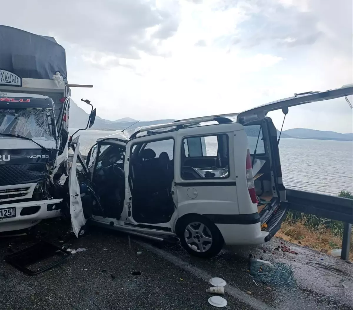 Isparta\'da trafik kazasında yaralanan adam hayatını kaybetti